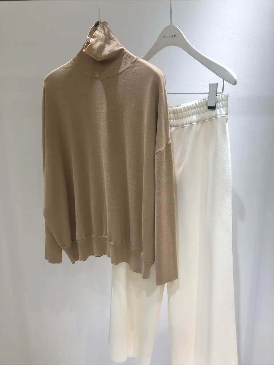 BEIGE， 藤木 コーディネート画像