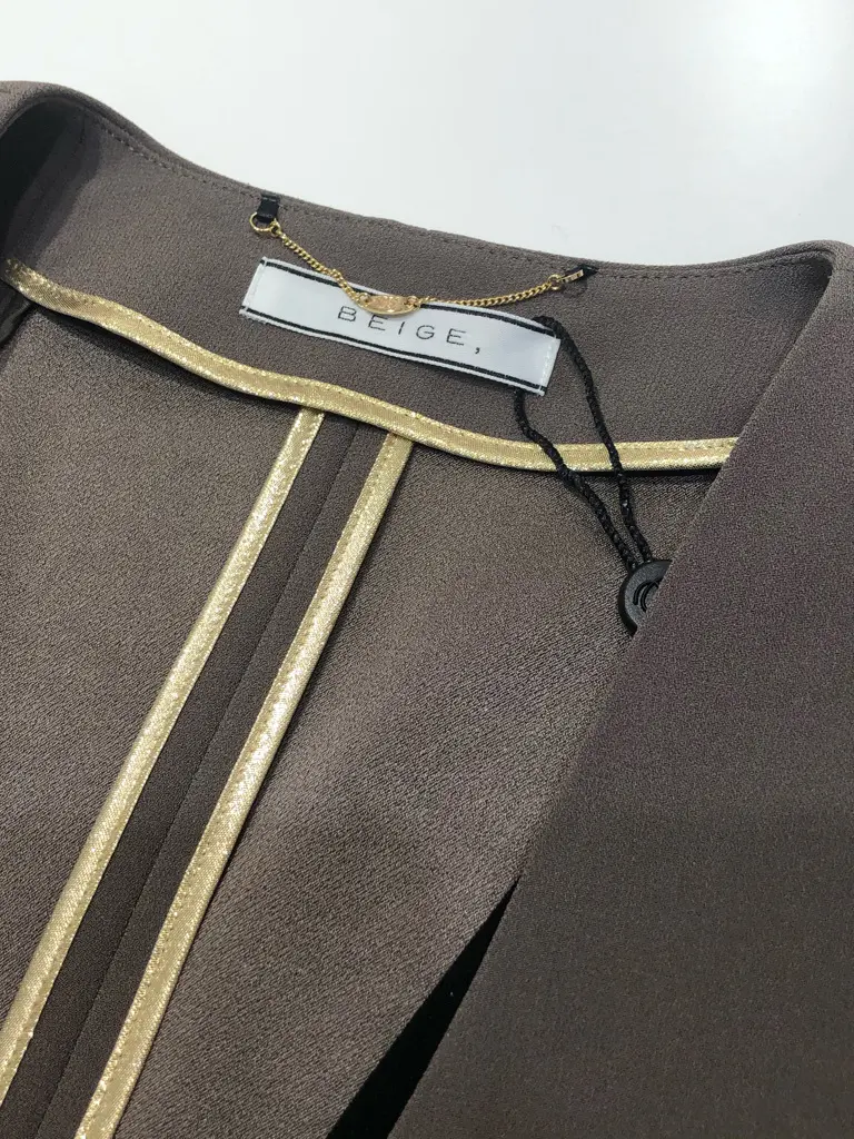 BEIGE， 藤木 コーディネート画像