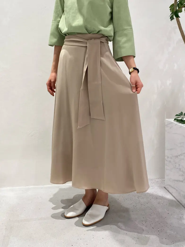 BEIGE， R.A コーディネート画像