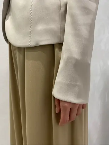 BEIGE， R.A コーディネート画像