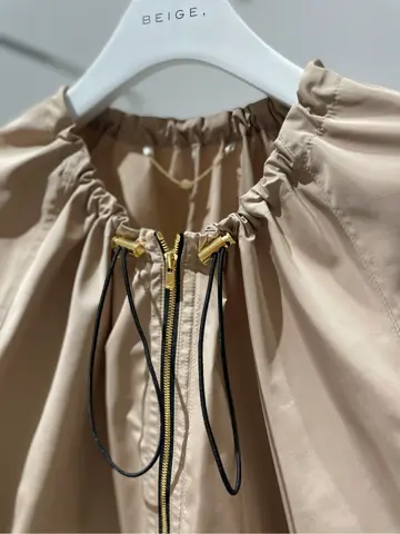 BEIGE， 小泉 コーディネート画像