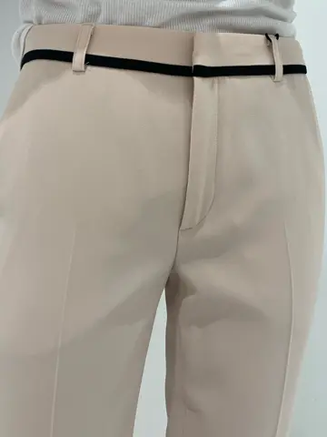 BEIGE， アライ コーディネート画像