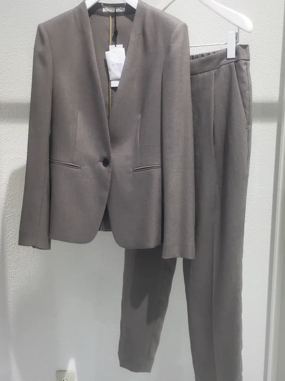 BEIGE， スタッフ コーディネート画像