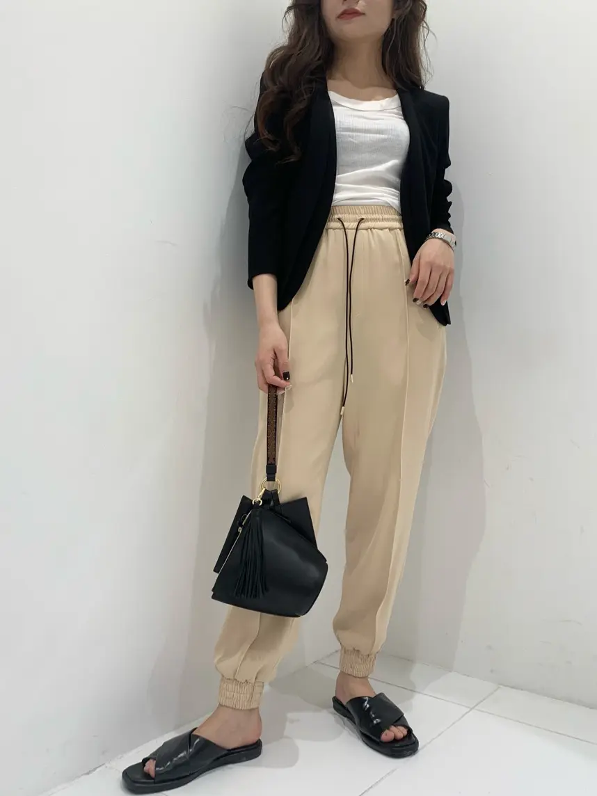 BEIGE， アライ コーディネート画像