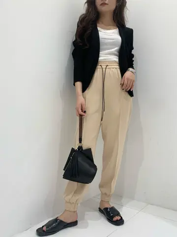 BEIGE， アライ コーディネート画像