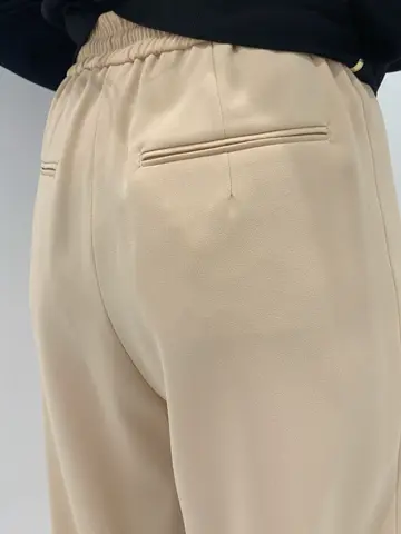 BEIGE， アライ コーディネート画像