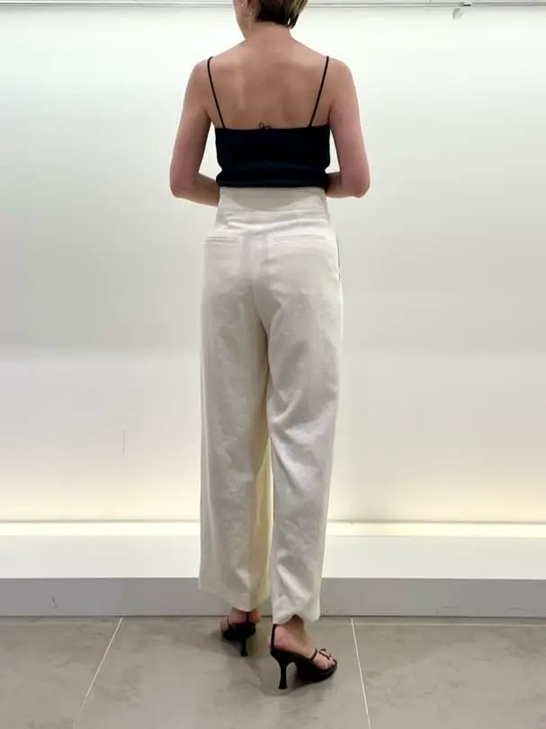 BEIGE， 柴田 コーディネート画像