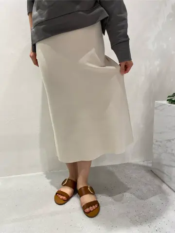 BEIGE， R.A コーディネート画像