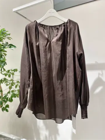 BEIGE， R.A コーディネート画像