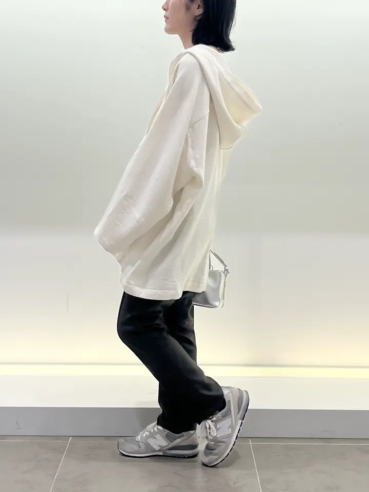 BEIGE， 伊藤 コーディネート画像