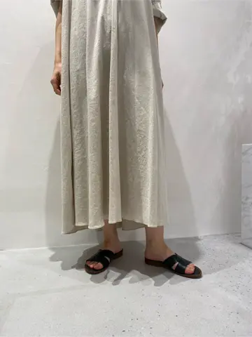 BEIGE， R.A コーディネート画像