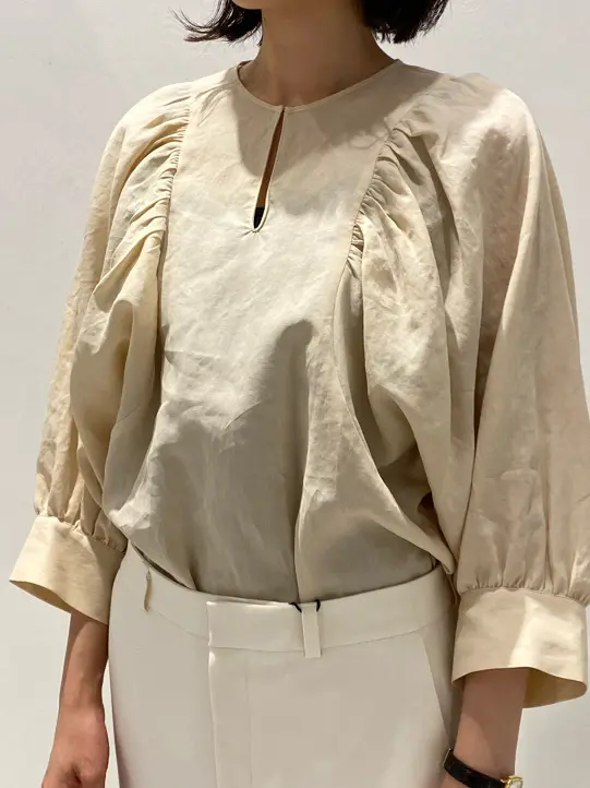 BEIGE， R.A コーディネート画像