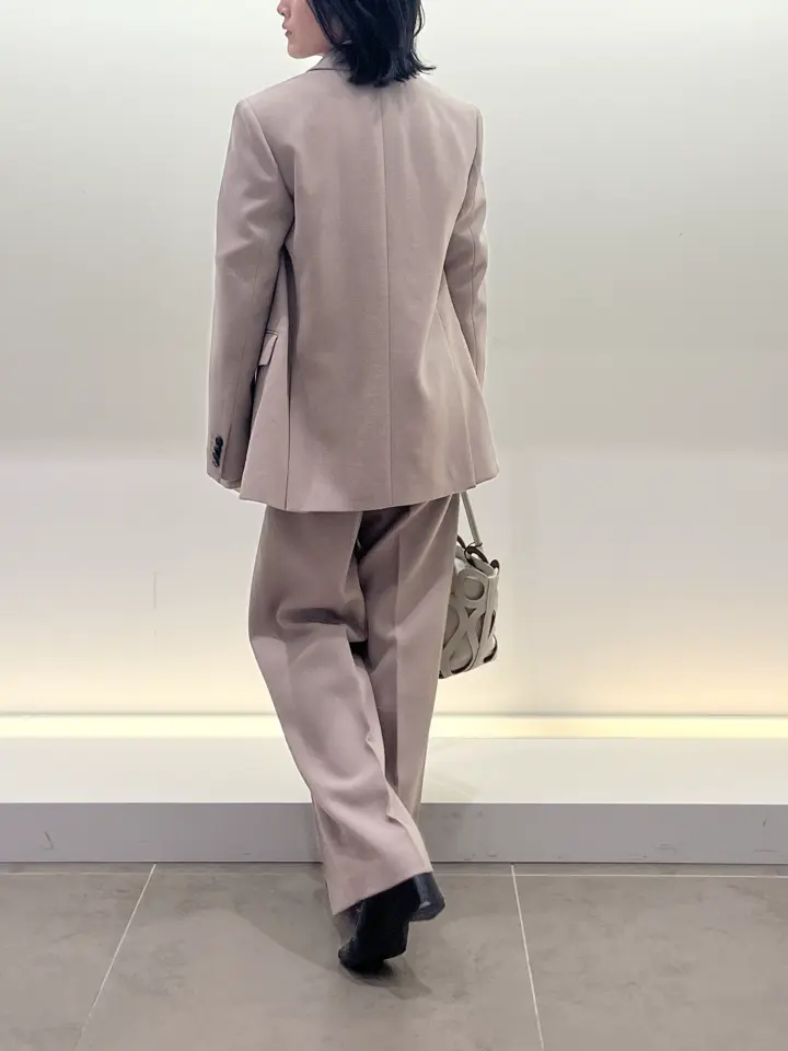 BEIGE， 伊藤 コーディネート画像