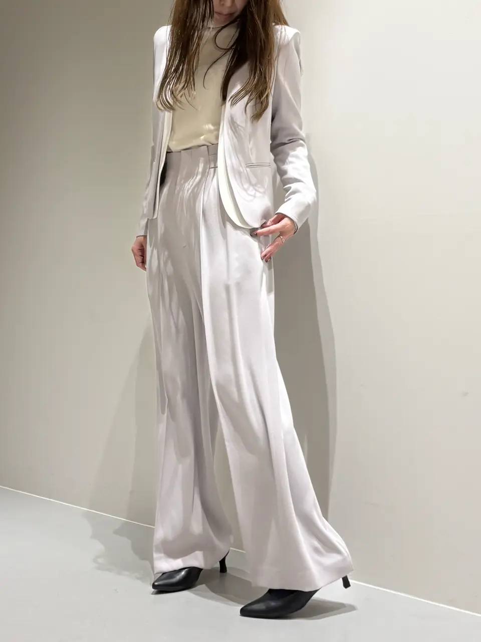  Adachi コーディネート画像