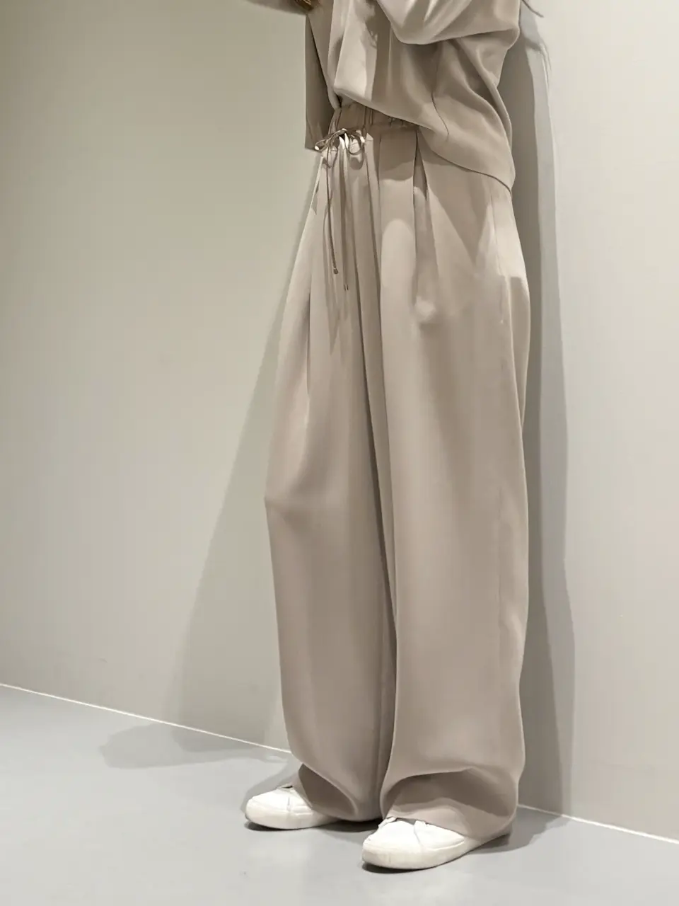 BEIGE， Adachi コーディネート画像