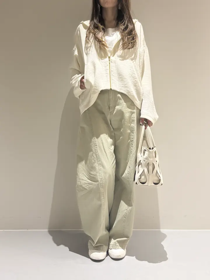 BEIGE， Adachi コーディネート画像