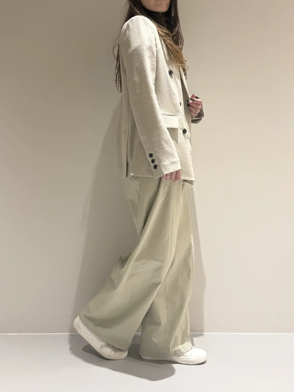 BEIGE， Adachi コーディネート画像