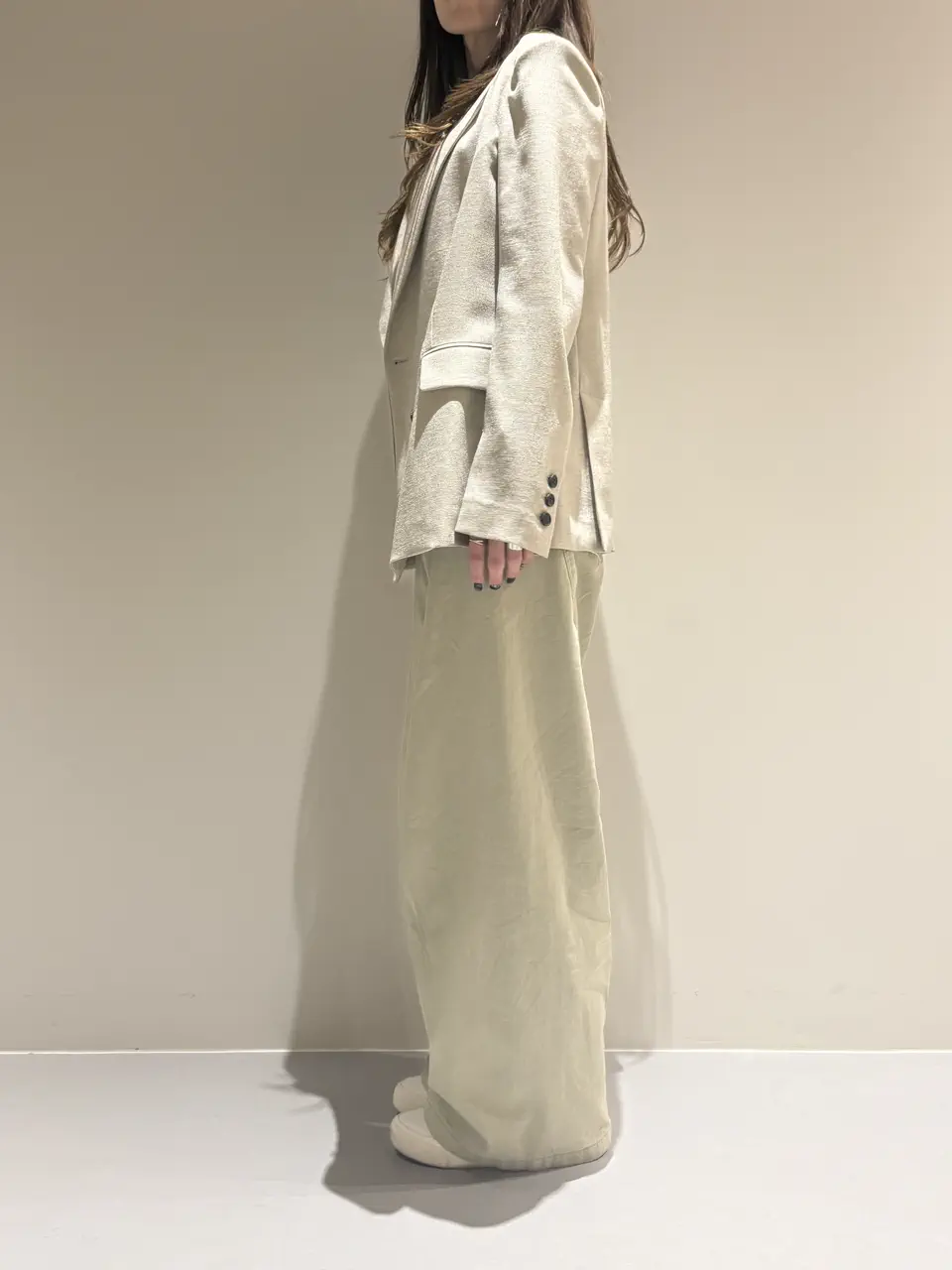 BEIGE， Adachi コーディネート画像