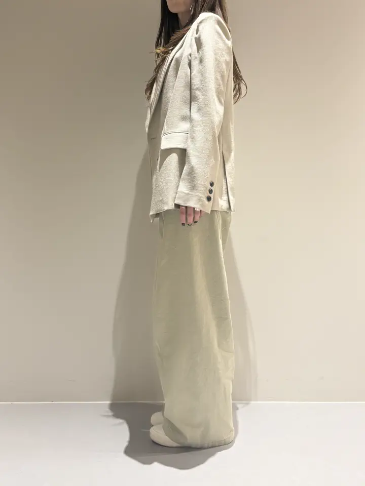 BEIGE， Adachi コーディネート画像