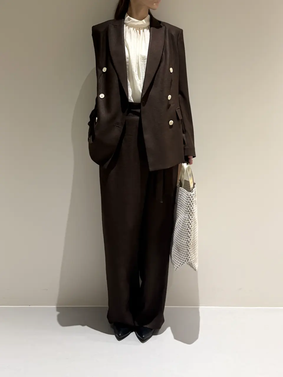  Adachi コーディネート画像