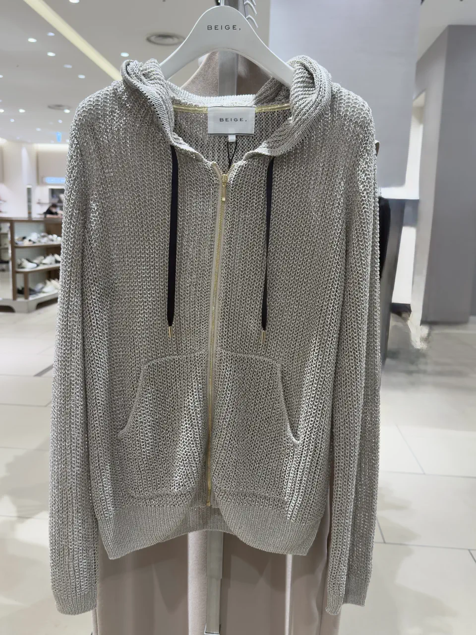 BEIGE， staff コーディネート画像