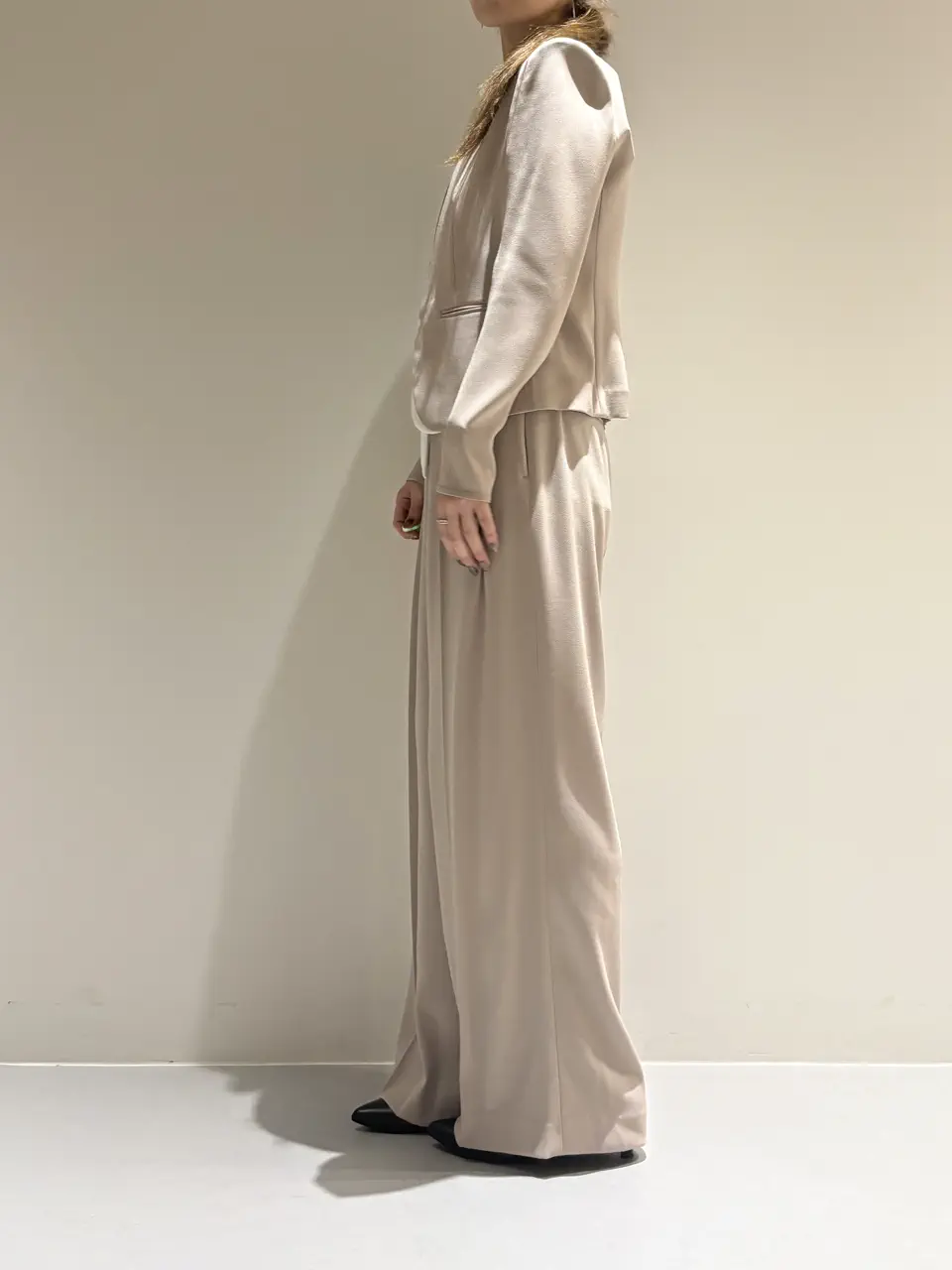 BEIGE， Adachi コーディネート画像