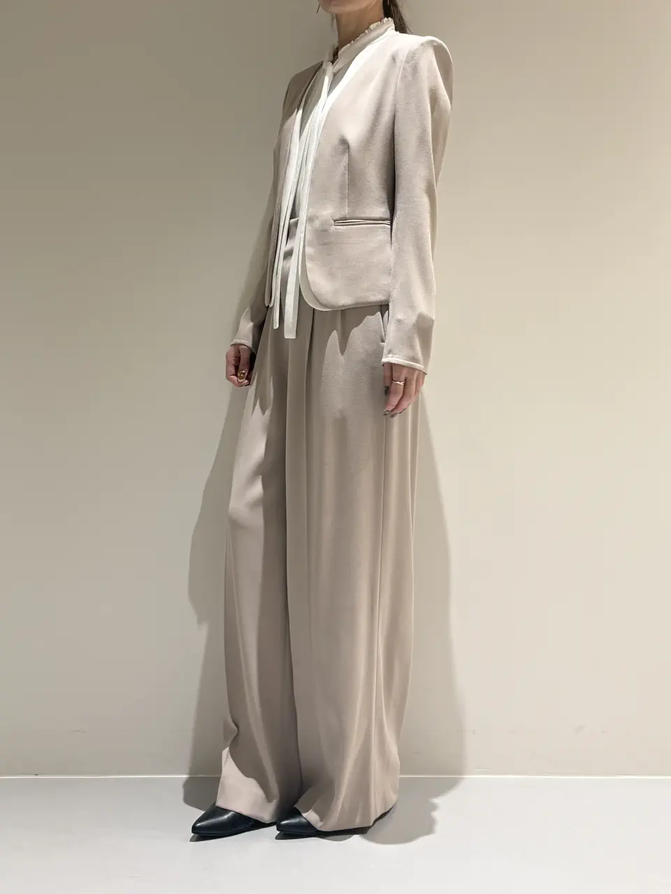BEIGE， Adachi コーディネート画像