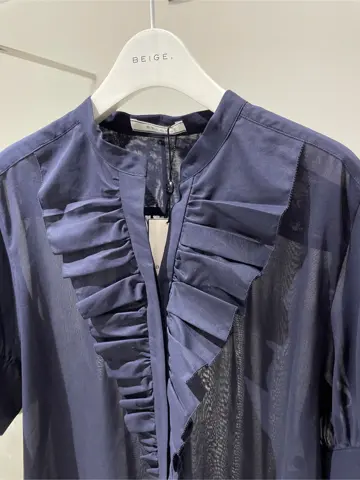 BEIGE， 小泉 コーディネート画像