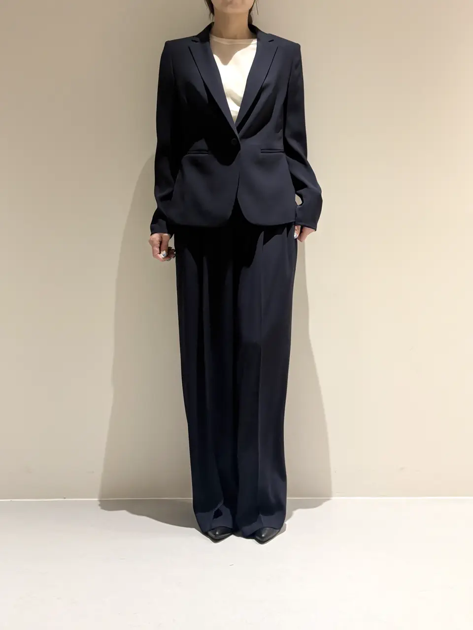  Adachi コーディネート画像