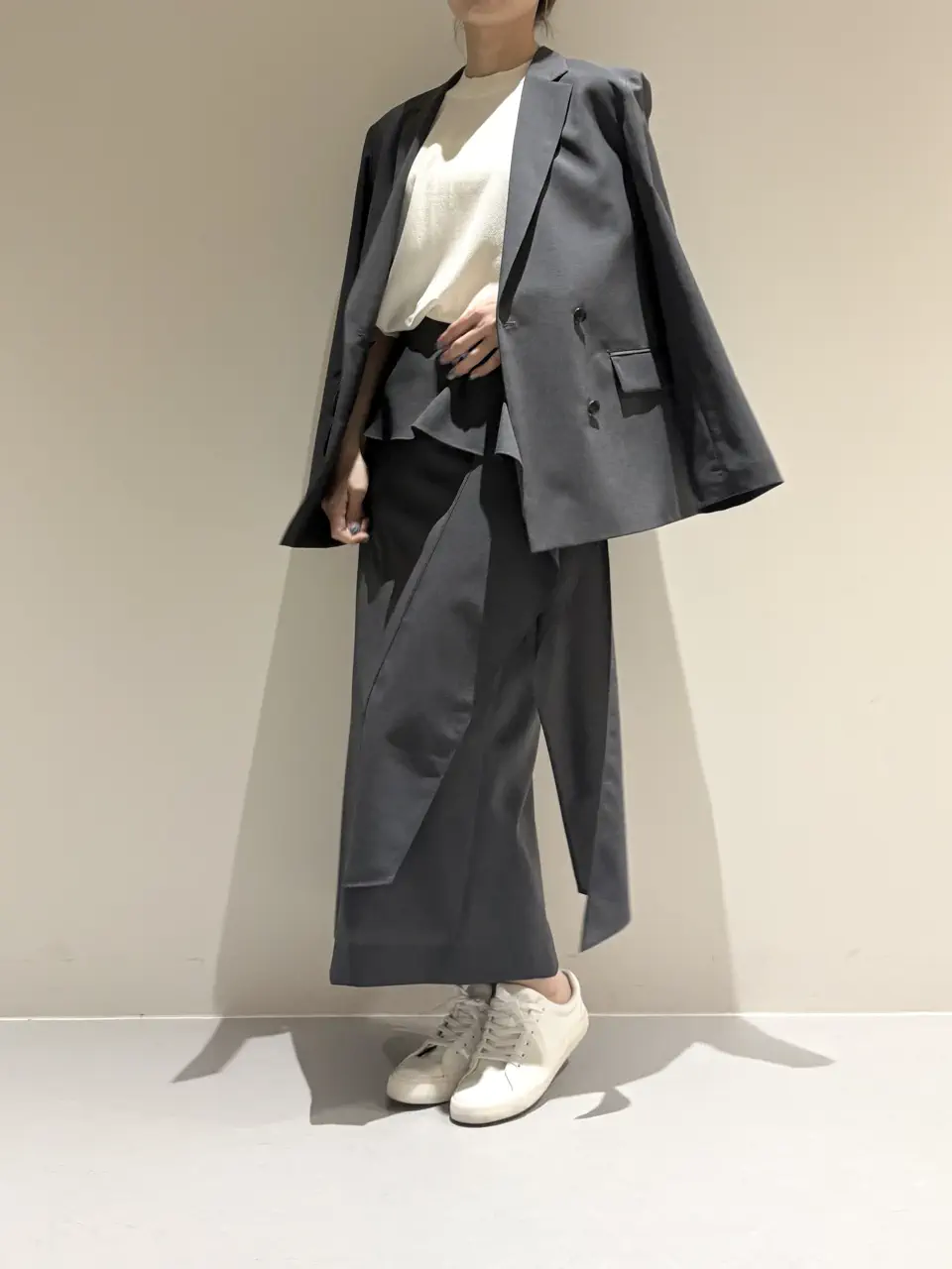 BEIGE， Adachi コーディネート画像