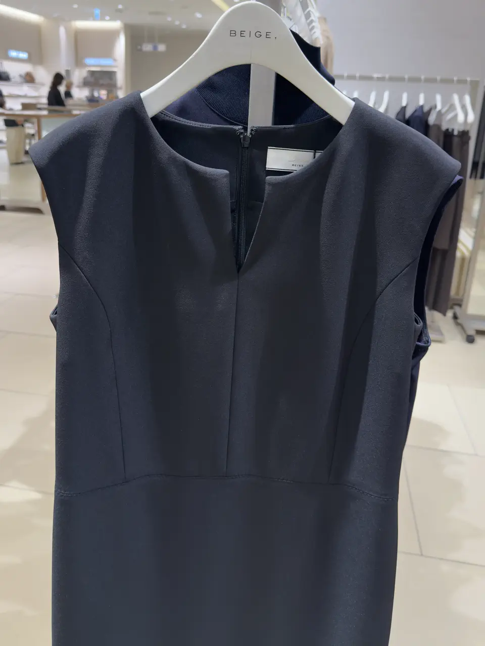 BEIGE， staff コーディネート画像
