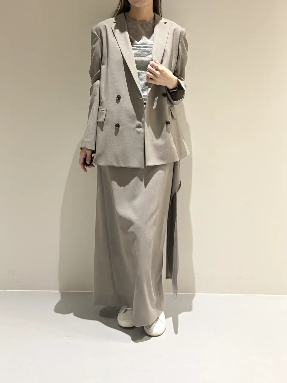BEIGE， Adachi コーディネート画像