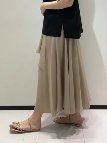 BEIGE， 藤木 コーディネート画像