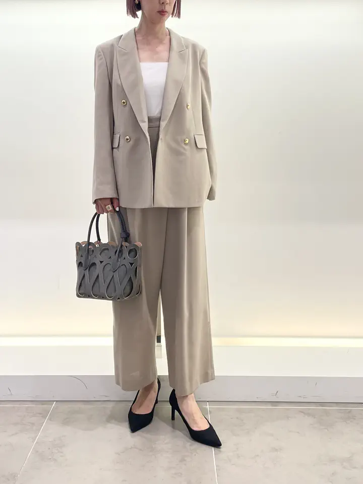 BEIGE， 柴田 コーディネート画像