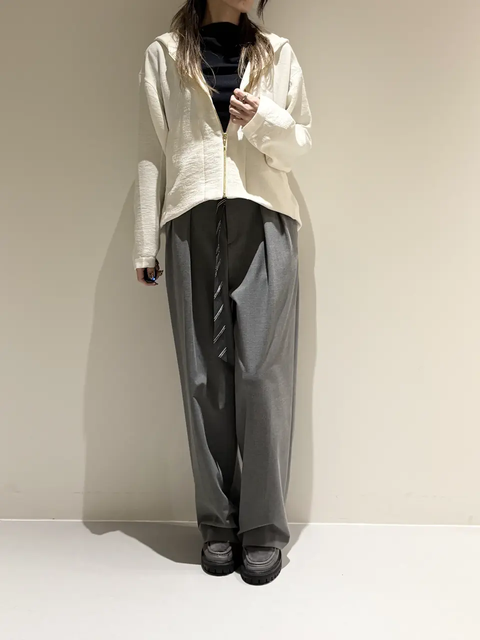  Adachi コーディネート画像