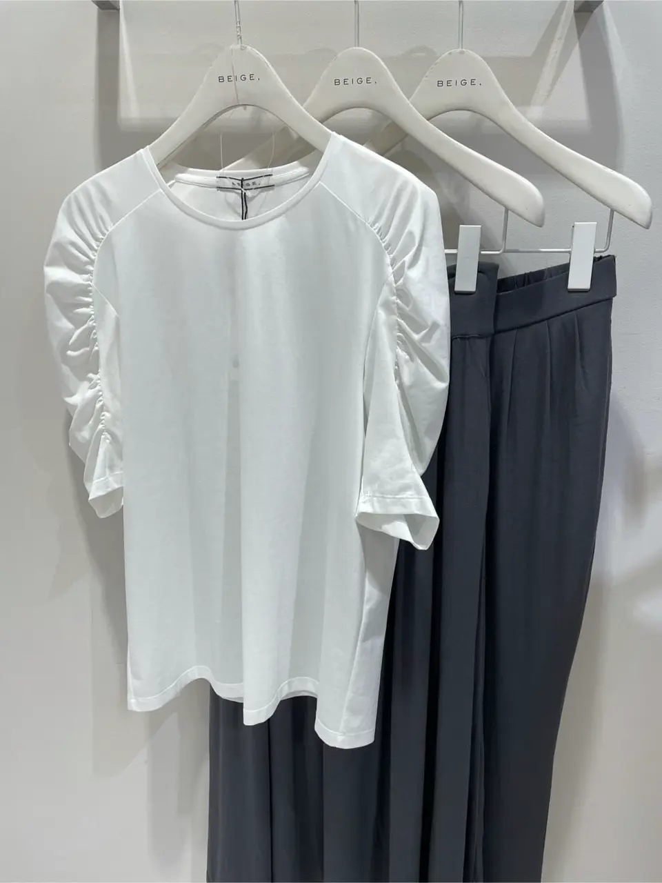 BEIGE， 藤木 コーディネート画像