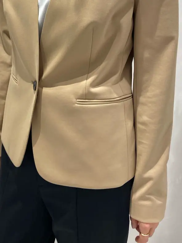 BEIGE， R.A コーディネート画像