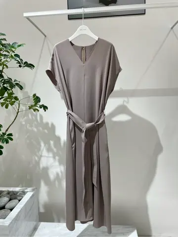 BEIGE， 小泉 コーディネート画像