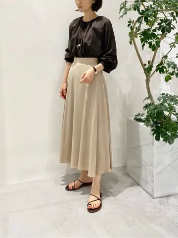 BEIGE， R.A コーディネート画像