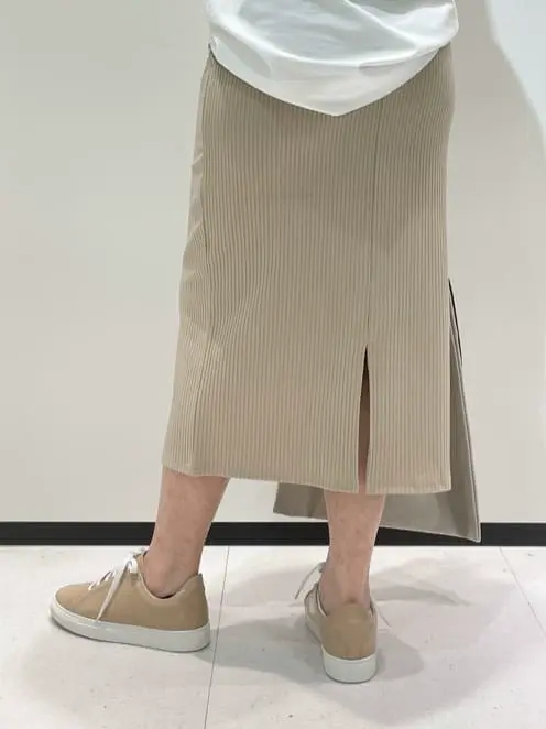 BEIGE， 藤木 コーディネート画像