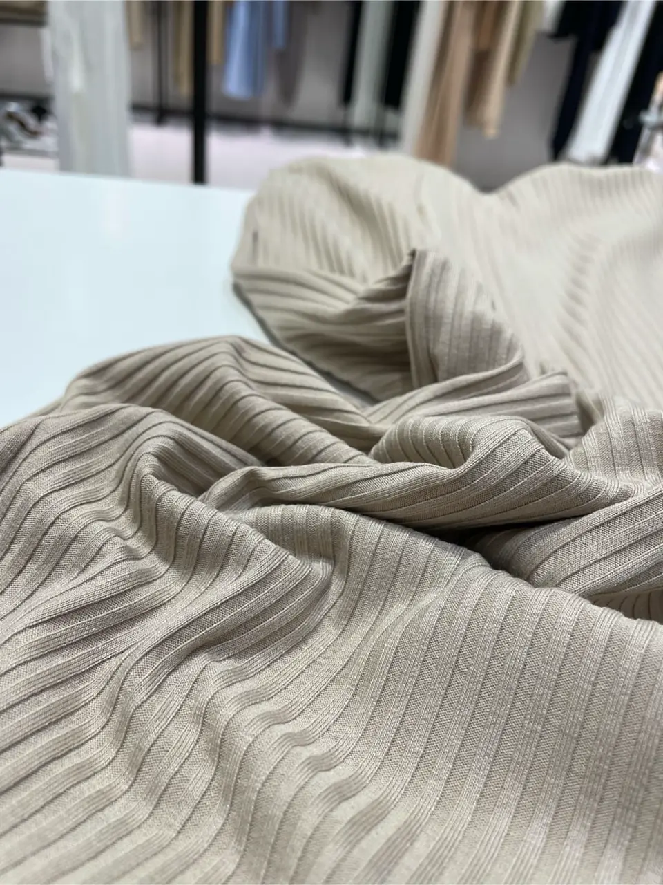 BEIGE， 藤木 コーディネート画像