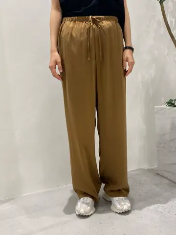 BEIGE， R.A コーディネート画像