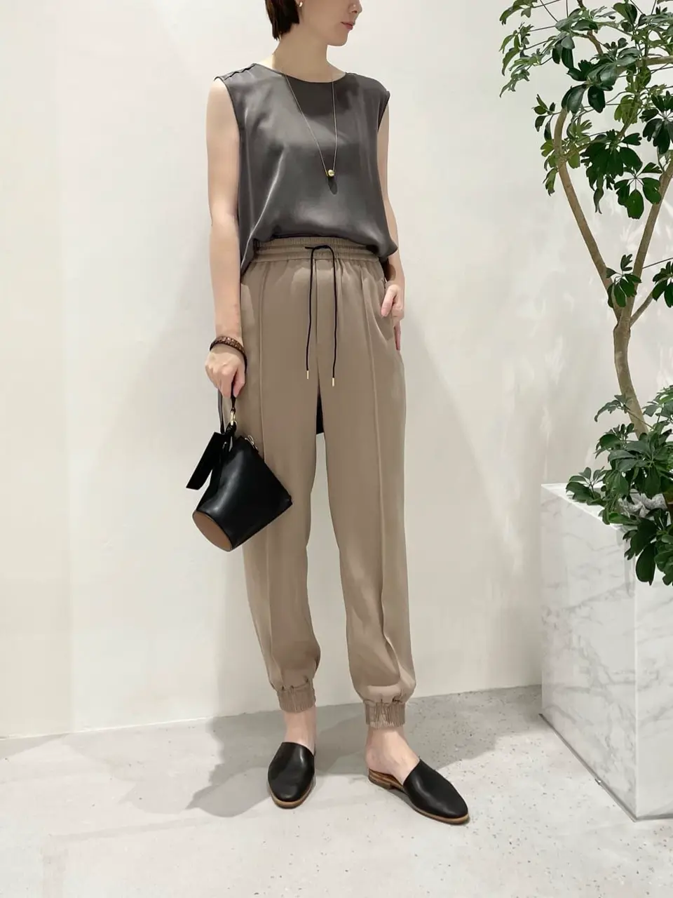 BEIGE， 小泉 コーディネート画像