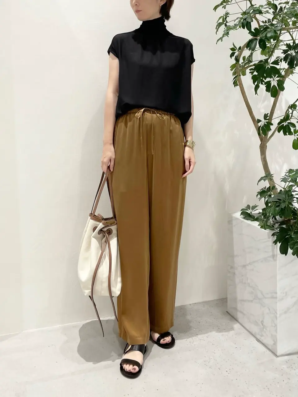 BEIGE， 小泉 コーディネート画像