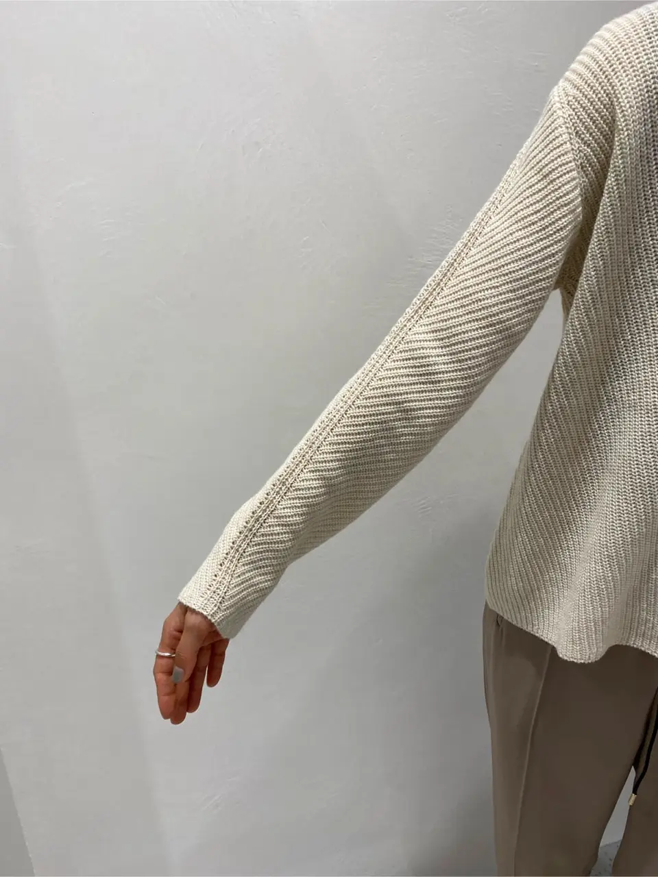 BEIGE， R.A コーディネート画像