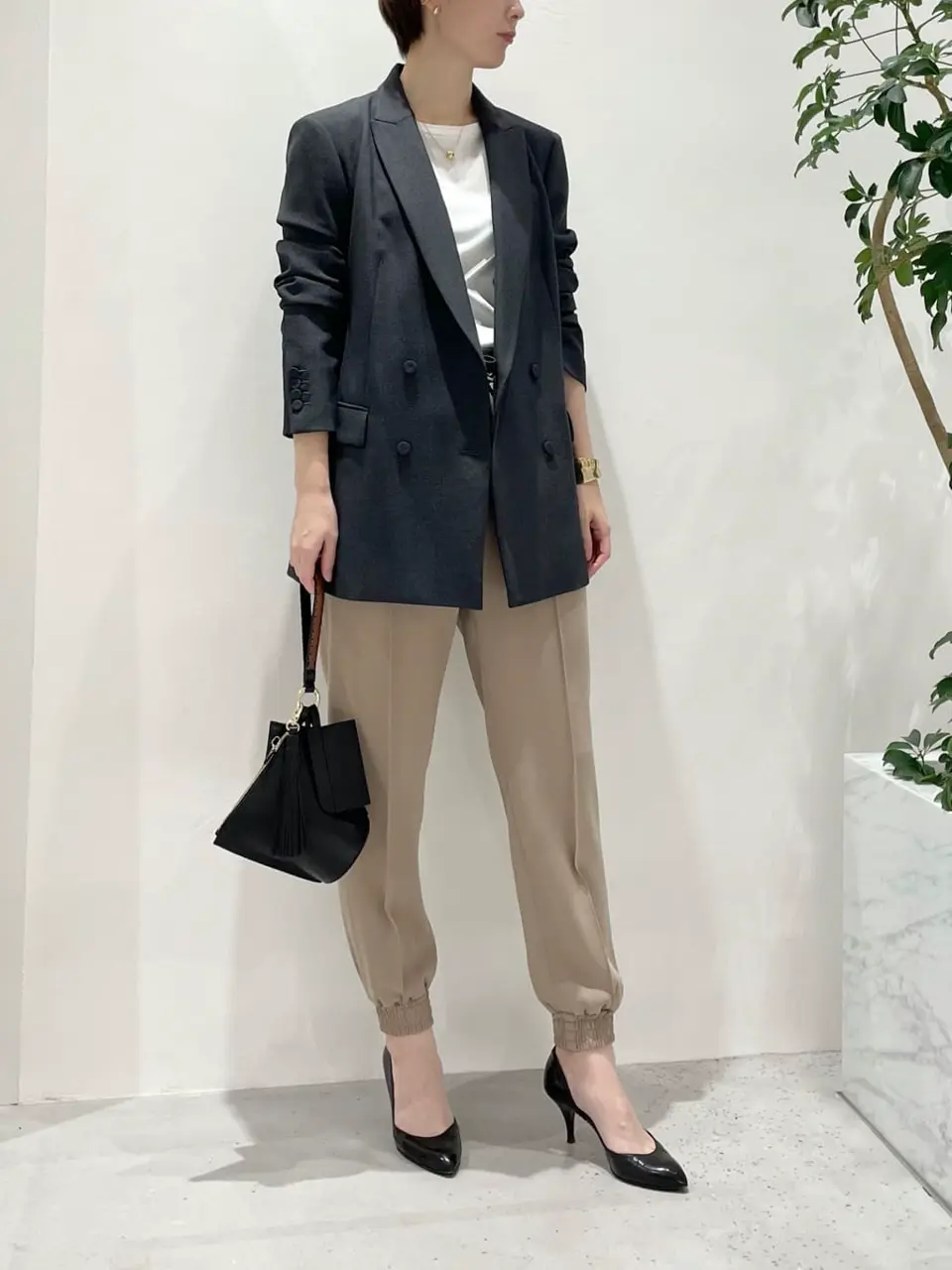 BEIGE， 小泉 コーディネート画像