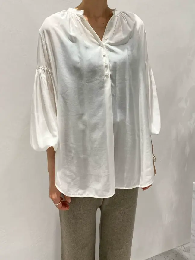 BEIGE， R.A コーディネート画像