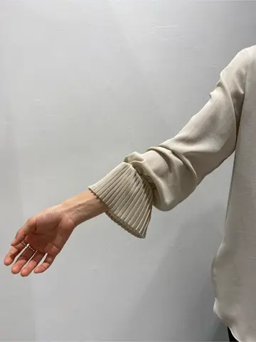 BEIGE， R.A コーディネート画像