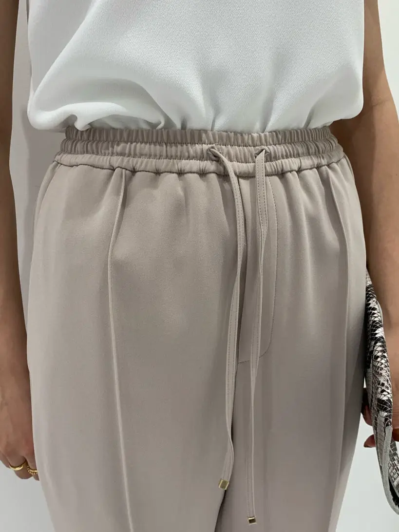 BEIGE， アライ コーディネート画像