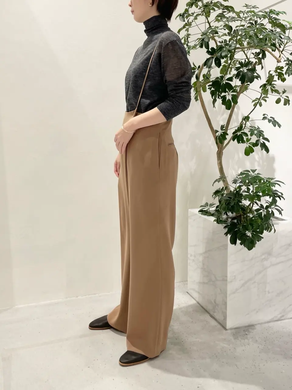 BEIGE， 小泉 コーディネート画像